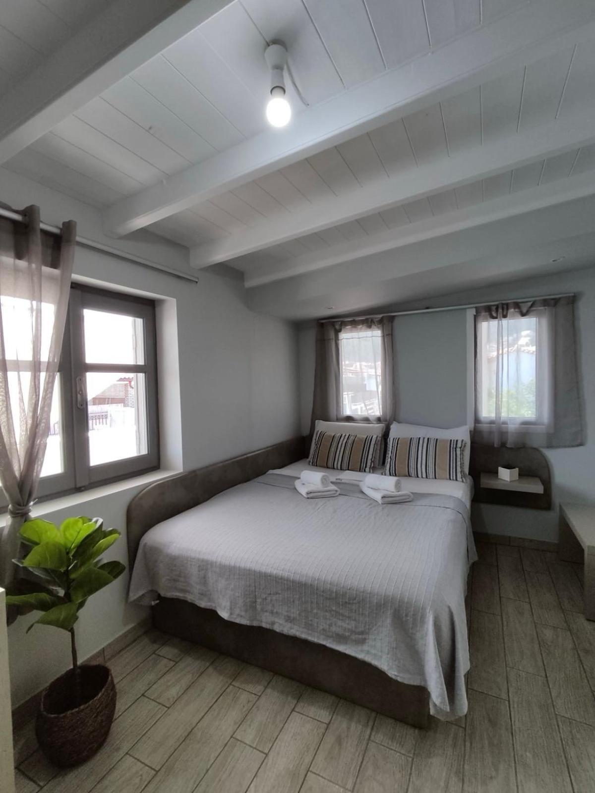 Green Suite Skiathos Экстерьер фото